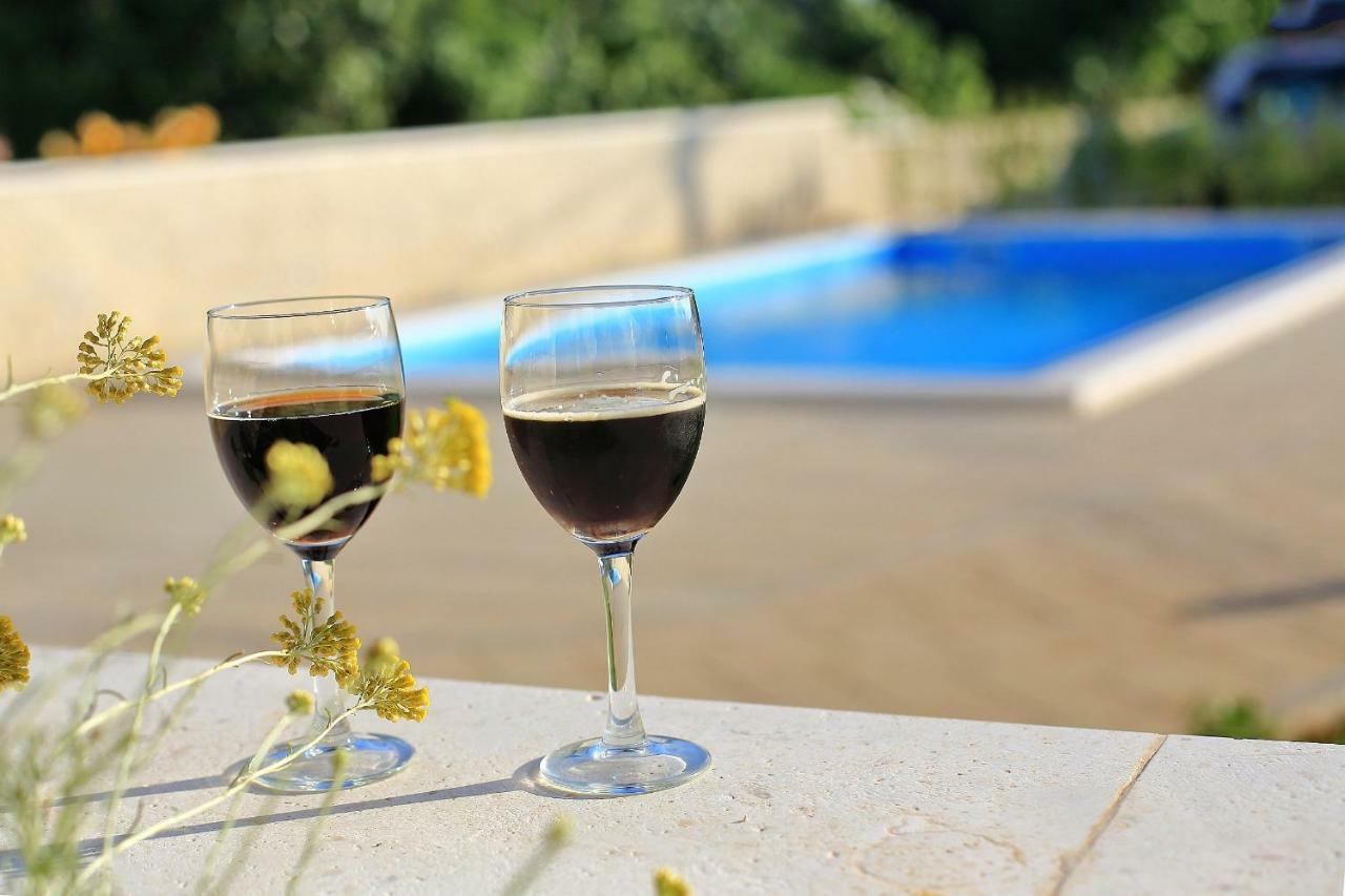 Luxury Apartments Sikiric_2 With Fantastic View On The Sea 비빈제 외부 사진